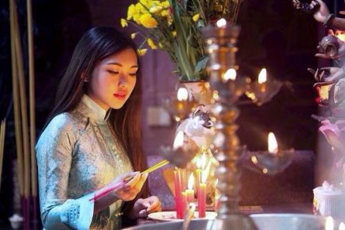 an mac chin chu khi di le chua