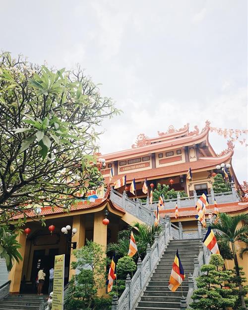 Chua dang sao giai han ram thang gieng 1 Chua dang sao giai han ram thang gieng 1