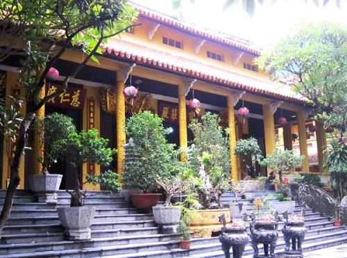 chùa quán sứ chua quan su