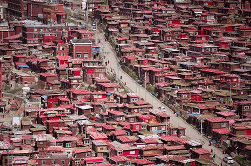 Ki vi thung lung do Phat giao Larung Gar truoc ngay bi pha do hinh anh 2