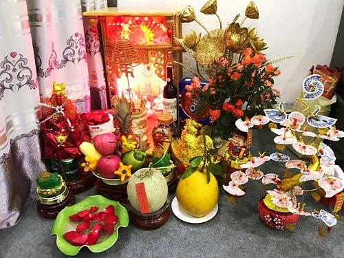 lau dọn ban thờ thần tài lau don ban tho than tai