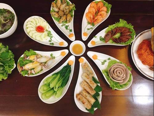 mam cung tat nien 1