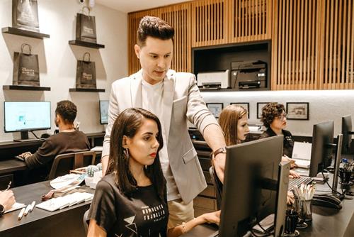 Lãnh đạo 12 chòm sao thích kiểu nhân viên nào Lanh dao 12 chom sao thich kieu nhan vien nao