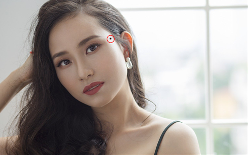 Nốt ruồi khắc phu trên mặt phụ nữ Not ruoi khac phu tren mat phu nu